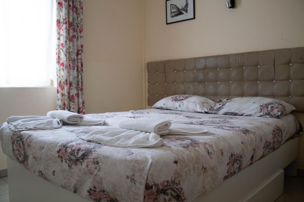 Hotel Living Suto Orizari Ngoại thất bức ảnh