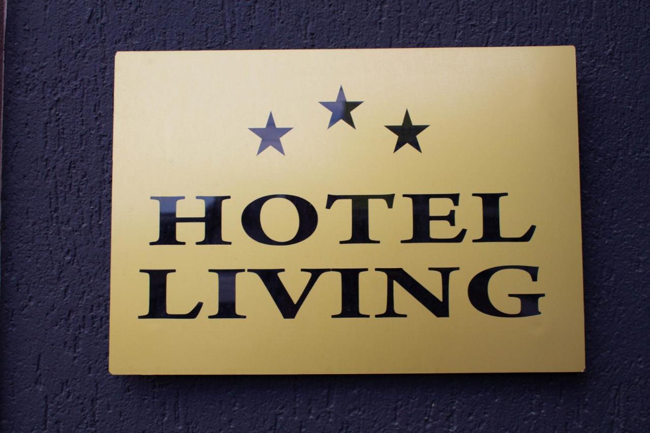 Hotel Living Suto Orizari Ngoại thất bức ảnh