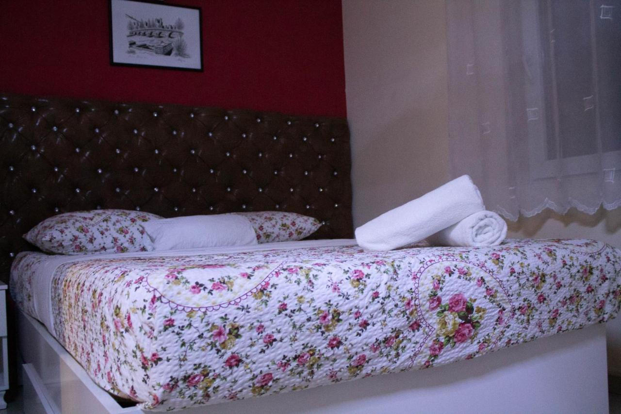 Hotel Living Suto Orizari Ngoại thất bức ảnh