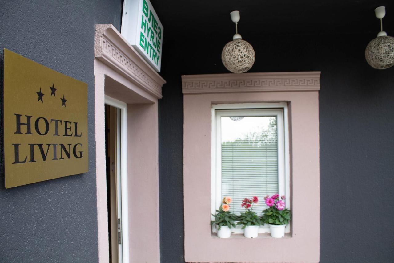 Hotel Living Suto Orizari Ngoại thất bức ảnh