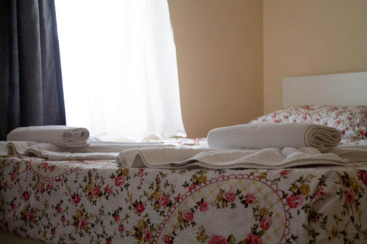 Hotel Living Suto Orizari Ngoại thất bức ảnh