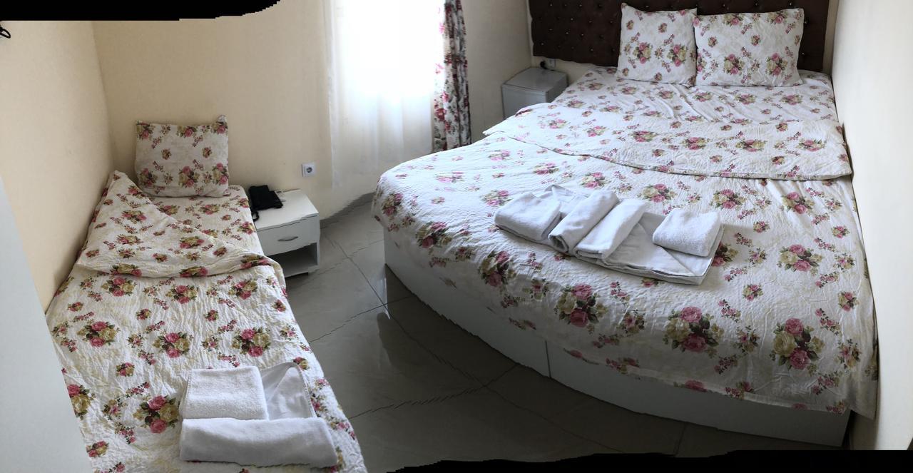 Hotel Living Suto Orizari Ngoại thất bức ảnh